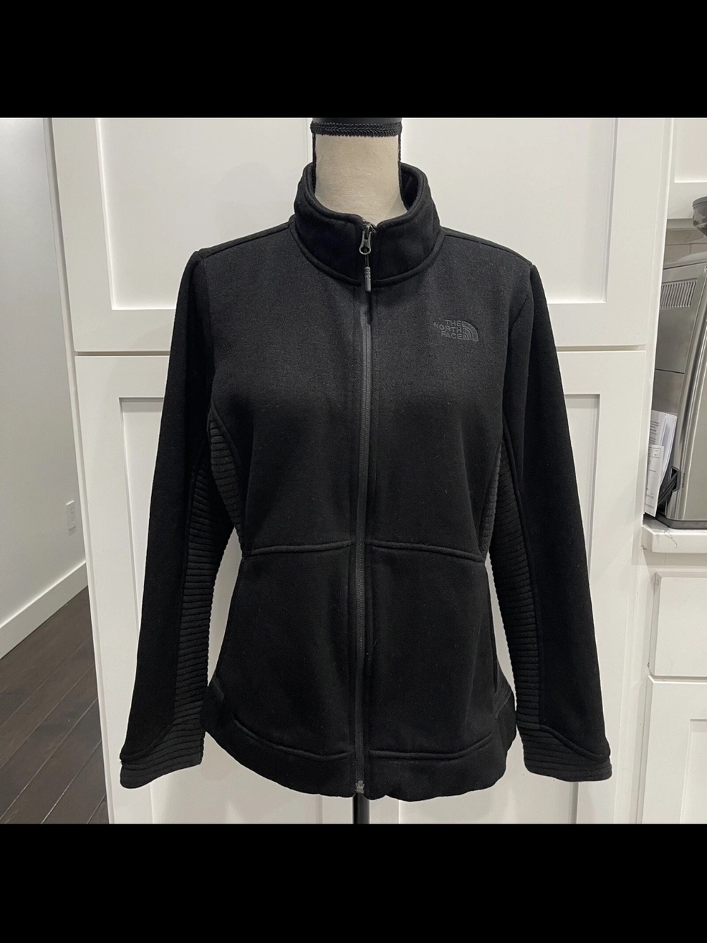 The North Face Women's Black Zip-Up Fleece Jacket